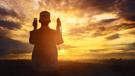 مراقبة الله طريق الإحسان والنجاة