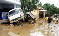 Dozens Killed in Indonesia Floods 