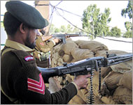 Suicide Attack Kills Pakistani Soldiers