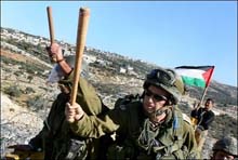 Israeli soldiers kill Palestinian, claiming he stabbed officer