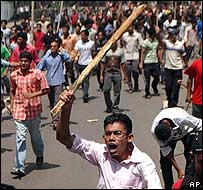 Bangladesh hit by student riots