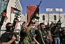 Israeli troops kill Fatah fighter