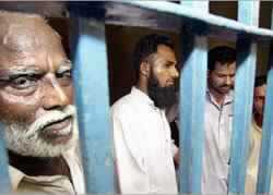Pakistan Holds Muslim Militant Head and Activists